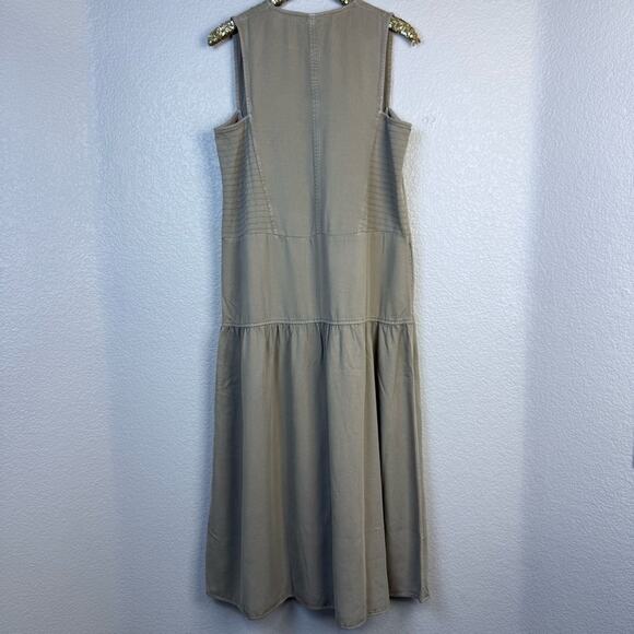 Everlane • The Tencel V-Neck Dress - Picture 9 of 13